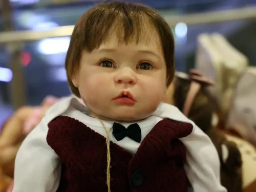 Lei Proíbe Uso de Bebês Reborn em Filas e Multas Podem Ultrapassar R$ 30 Mil