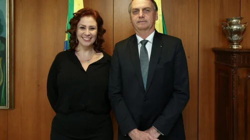 Bolsonaro nega envolvimento com mudança de Carla Zambelli para a Europa
