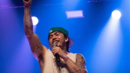 Whindersson Nunes interrompe show em Belém por falhas técnicas no som