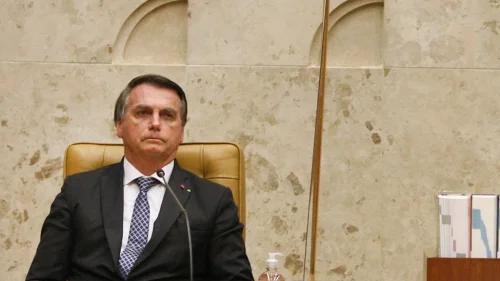 STF nega pedido de Bolsonaro para suspender ação sobre atos de 8 de janeiro