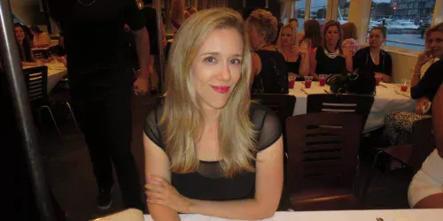 Australiana vive choque cultural ao voltar para casa após 25 anos nos EUA