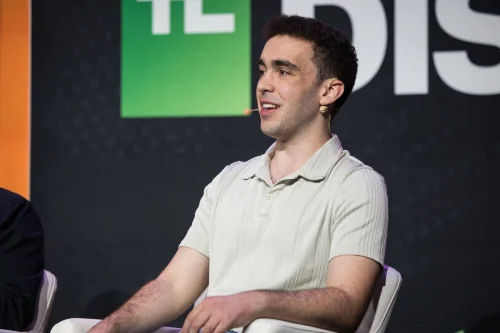 App anônimo Fizz lidera downloads na Arábia Saudita após expansão internacional