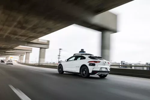 Waymo busca captar US$ 16 bilhões em nova rodada de investimentos