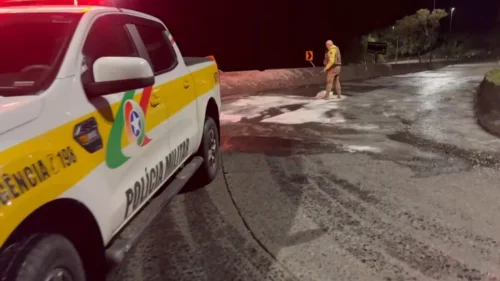 Frio extremo causa formação de gelo e interdita rodovias no Sul do Brasil