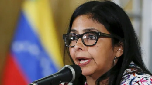Delcy Rodríguez assume Presidência da Venezuela após captura de Nicolás Maduro