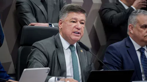 CPMI do INSS tem relatório final derrubado após sessão que virou madrugada