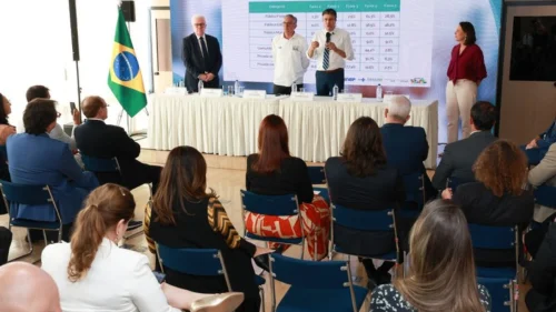 MEC coloca 99 cursos de medicina sob supervisão após baixa avaliação no Enamed