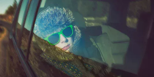 Geração Z adia carteira de motorista e mantém pais como motoristas particulares