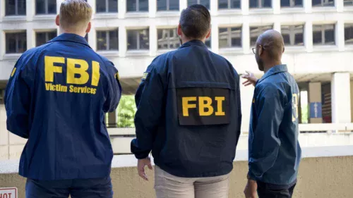 O FBI oferece US$ 200 mil por ex-agente que fugiu para o Irã com segredos dos EUA