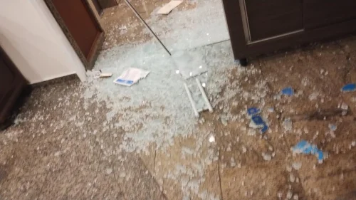 Homem invade hotel e atira contra hóspedes em Araraquara, ferindo mulher