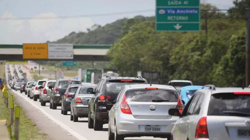 Operação Tiradentes 2026 monitora 6,5 milhões de veículos em rodovias de SP, RJ e MG