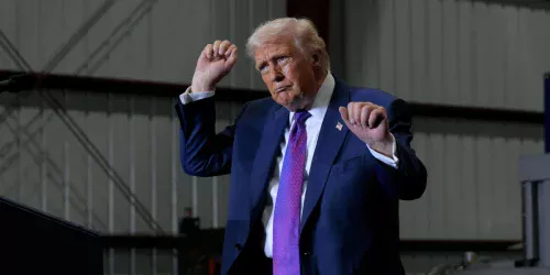 Trump ordena desclassificação de arquivos sobre OVNIs e vida extraterrestre