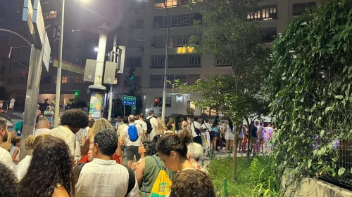 Volta para casa após Réveillon no Rio tem filas e espera no metrô Cantagalo