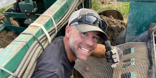 Ex-funcionário da Amazon troca carreira corporativa por fazenda de tulipas para priorizar família