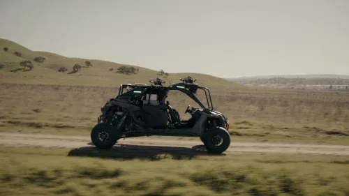 A startup que treina IA para guerra com ATVs militares: conheça a Scout AI