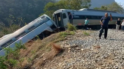 Trem interoceânico descarrila no México e deixa ao menos 13 mortos e 98 feridos