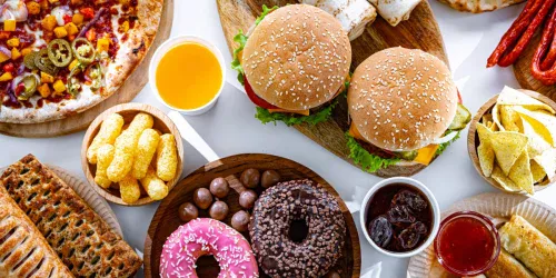 Economia em K quebra padrão de consumo em fast food nos EUA