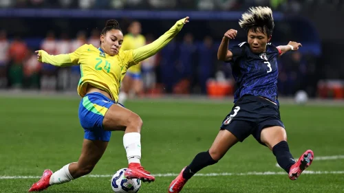 Brasil vence Japão com gols de Dudinha e retorno de Marta em amistoso