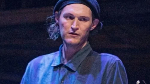 Ex-guitarrista do Red Hot Chili Peppers assume culpa por homicídio culposo na Califórnia