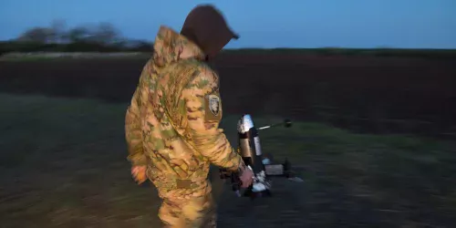Rússia coloca “escudo invisível” em drones kamikaze para matar caçadores ucranianos