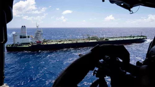 EUA atacam petroleiros iranianos e exigem “oferta séria” enquanto guerra no Oriente Médio se intensifica