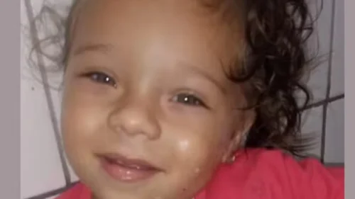 Mãe e madrasta são condenadas a 50 anos por morte de criança de 2 anos em Caruaru