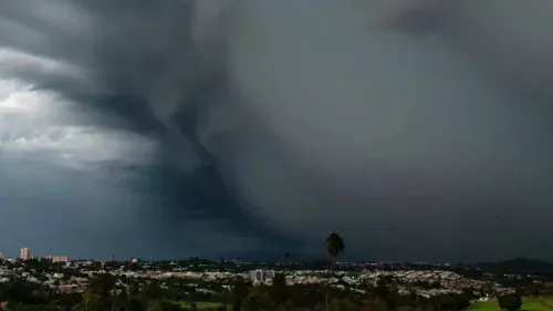 Previsão para segunda alerta para chuvas intensas e ventania no Sul e Centro-Oeste