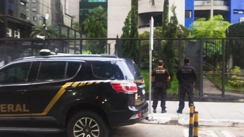 PF cumpre mandados contra dono do Banco Master em segunda fase da Operação Compliance Zero