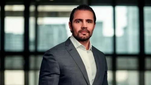 Banqueiro Daniel Vorcaro presta depoimento à PF no STF sobre fraude bilionária