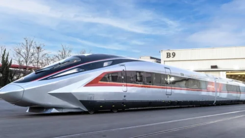 China Revela Trem CR450 que Promete Alcançar 450 km/h em 2025