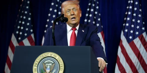 Primeiro ano de Trump na economia: tarifas sobem, emprego federal cai e gastos seguem fortes