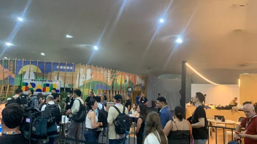 Incêndio na COP30 causa evacuação e interrompe negociações climáticas