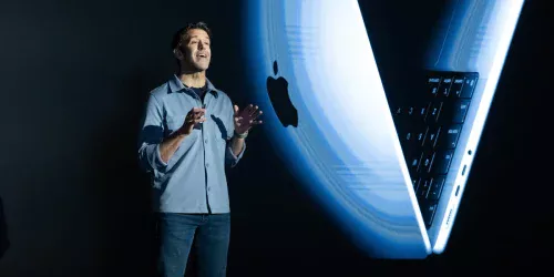 O Verdadeiro Desafio que o Novo CEO da Apple Herda e Por Que Isso Afeta Você