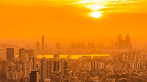Réveillon terá calor intenso e risco de chuva em todo o Brasil, aponta INMET