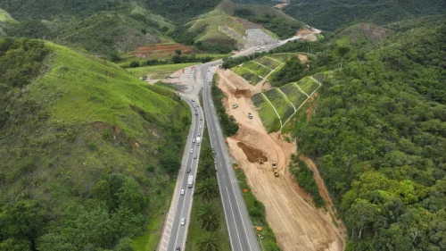 Detonações na Serra das Araras passam a ocorrer aos sábados para acelerar obras na Dutra