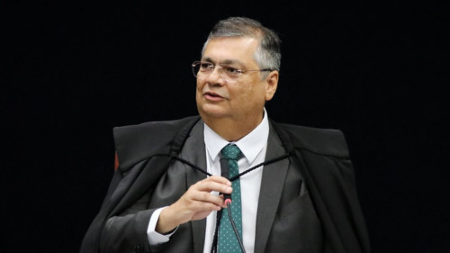 Dino rejeita emendas e tensiona relação com governo