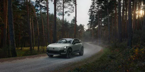 Volvo lança EX60, SUV elétrico com até 400 km de autonomia para combater "ansiedade de alcance"