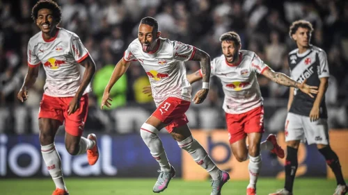 Bragantino vence Vasco e assume liderança do Brasileirão com gol mais rápido do ano