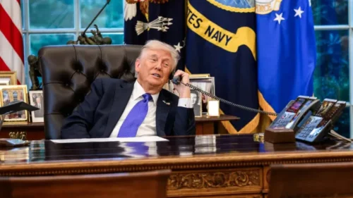 Trump anuncia bloqueio total a petroleiros sancionados que entram e saem da Venezuela