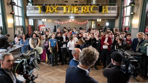 Suíços rejeitam imposto sobre herança de 50% para super-ricos em referendo