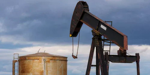 Preço do petróleo supera US$ 100 após fracasso em negociações de paz EUA-Irã