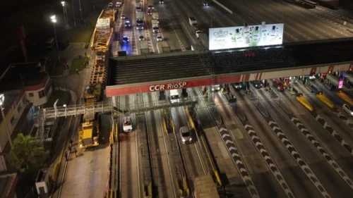 Supercarga de 800 toneladas retoma deslocamento pela Via Dutra nesta segunda