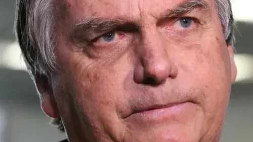 Moraes nega pedido para transferir Bolsonaro a hospital após queda na PF