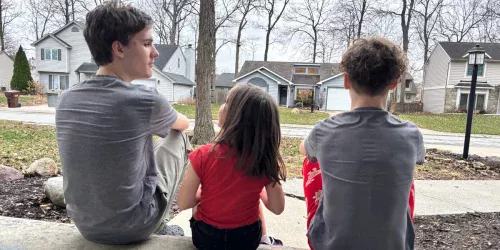 Permitir palavrões em casa reduziu conflitos e melhorou comunicação familiar, relata mãe