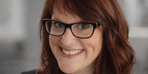 Aumento de US$ 159 em plano de saúde deixa mãe solo sem acesso a medicamentos essenciais