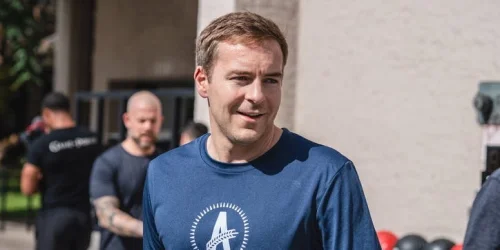 Fundador da Athletic Brewing revela rotina que impulsionou cerveja sem álcool ao sucesso