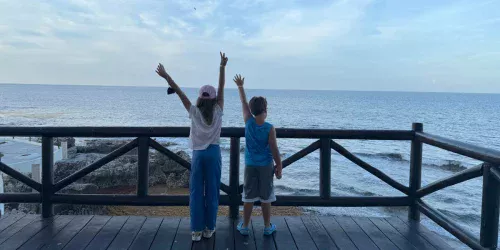 O alívio que todo pai precisa: viagens em família melhoram MUITO quando os filhos crescem