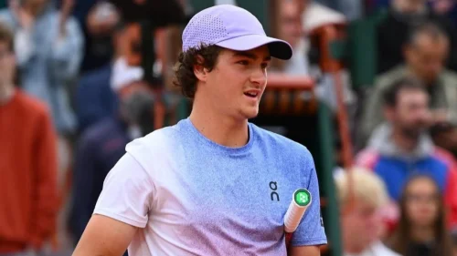 João Fonseca enfrenta Jack Draper hoje em Roland Garros; saiba onde assistir
