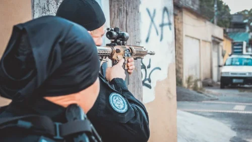 Operação Trunfo Final prende 12 suspeitos do Comando Vermelho no Rio