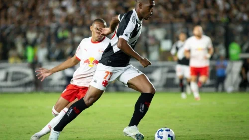 Red Bull Bragantino vence Vasco por 2 a 0 e assume liderança do Brasileirão